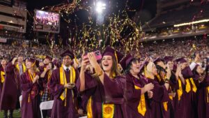 ASU 2026届毕业生人数创新高，超2.2万名学子顺利毕业